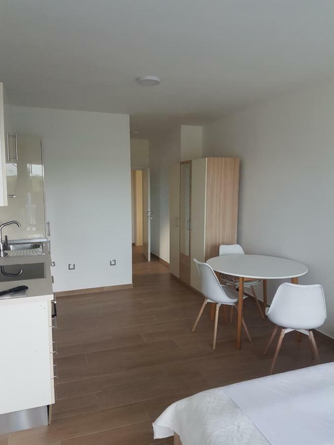 Apartmani Ivkovic Funtana Exterior foto